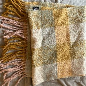 Super soft madewell scarf